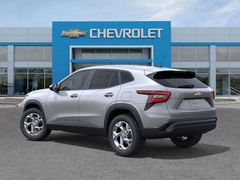 New 2026 Chevrolet Trax LS w/ LS Convenience Package FWD image 3