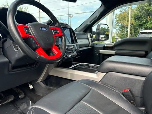 Used 2022 Ford F250 Lariat w/ Black Appearance Package AWD/4WD image 20