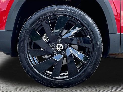 Used 2024 Volkswagen Taos SE AWD/4WD image 22