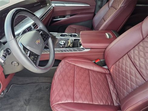 Used 2026 Cadillac Escalade Luxury w/ LPO, Floor Liner Package image 10