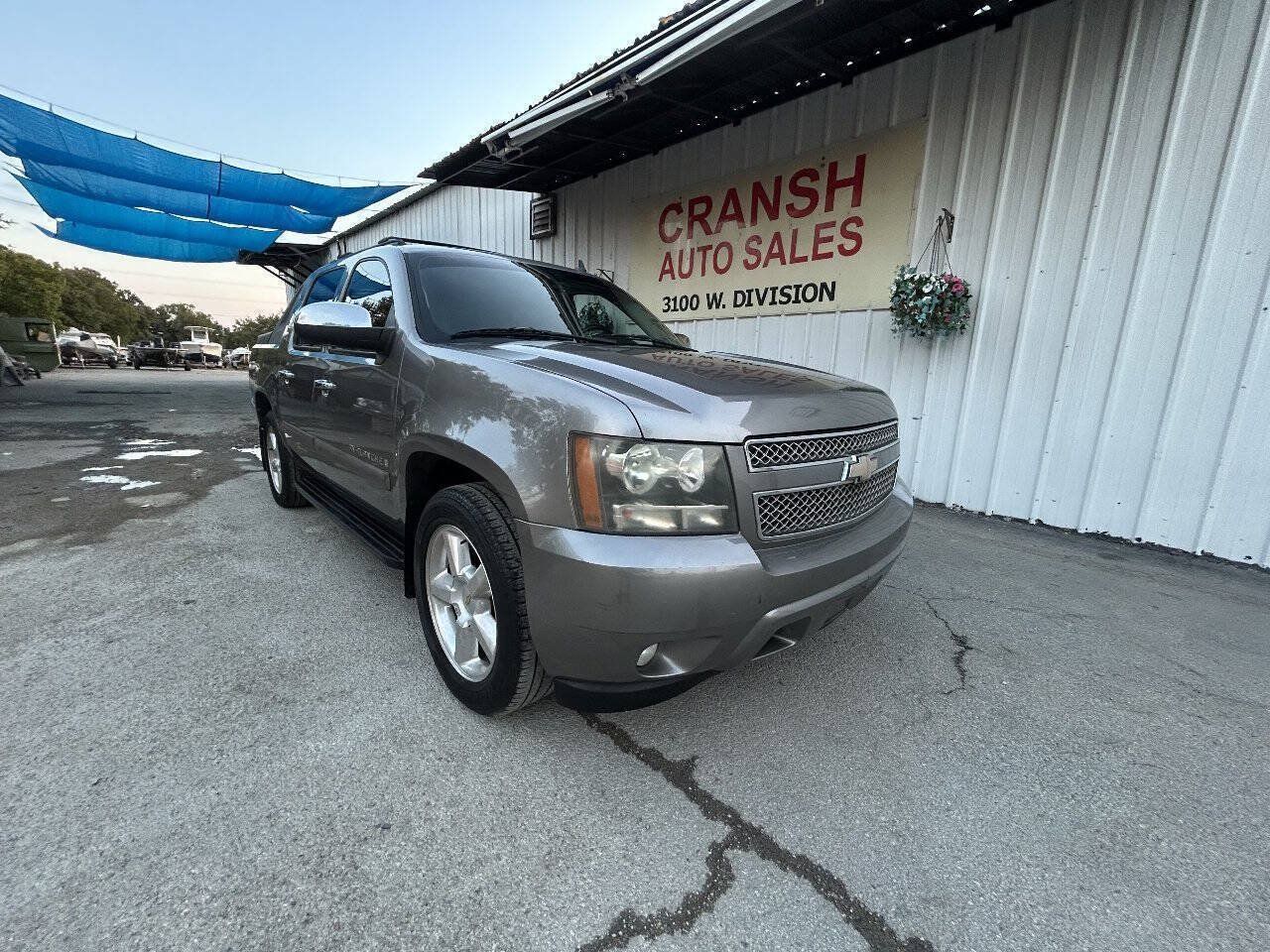 Used 2008 Chevrolet Avalanche LTZ w/ LTZ Preferred Equipment Group RWD image 2