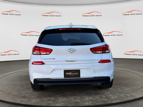 Used 2018 Hyundai Elantra GT FWD image 9