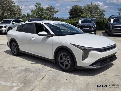 Certified 2025 Kia K4 FWD image 9