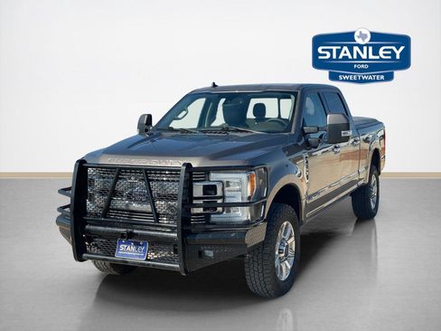 Used 2019 Ford F250 Limited w/ FX4 Off-Road Package AWD/4WD image 3