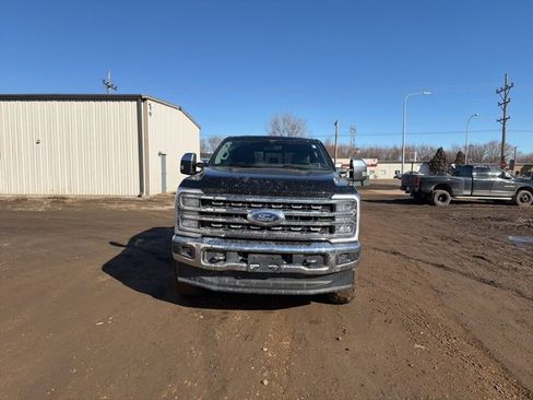 Used 2024 Ford F350 Lariat image 2