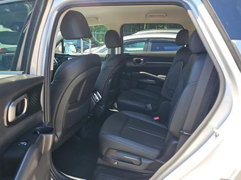Used 2023 Kia Sorento EX AWD/4WD image 8