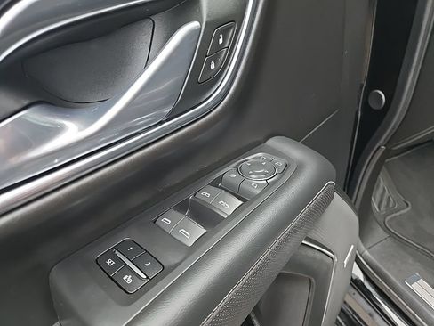 Used 2024 Chevrolet Tahoe Premier AWD/4WD image 26