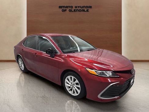 Used 2022 Toyota Camry LE FWD image 8
