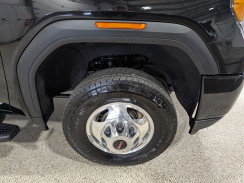Used 2022 GMC Sierra 3500 Denali w/ Denali Ultimate Package AWD/4WD image 15