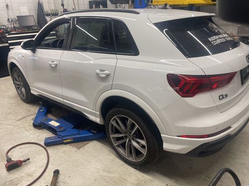 Used 2025 Audi Q3 2.0T Premium w/ Convenience Package AWD/4WD image 3