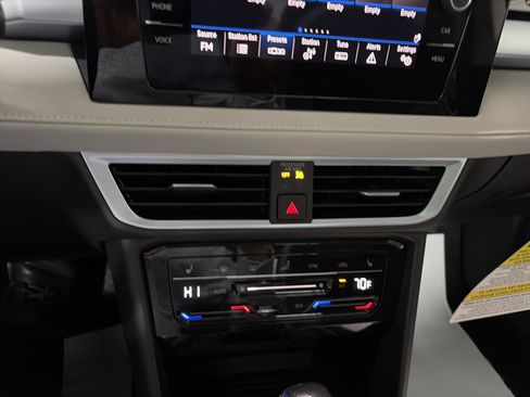 New 2026 Volkswagen Taos SE image 23