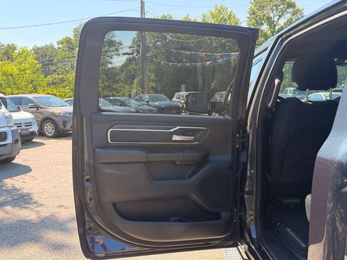 Used 2019 RAM 1500 Big Horn AWD/4WD image 18