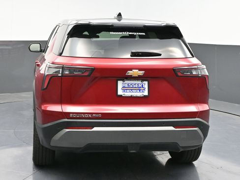 Used 2026 Chevrolet Equinox LT AWD/4WD image 6