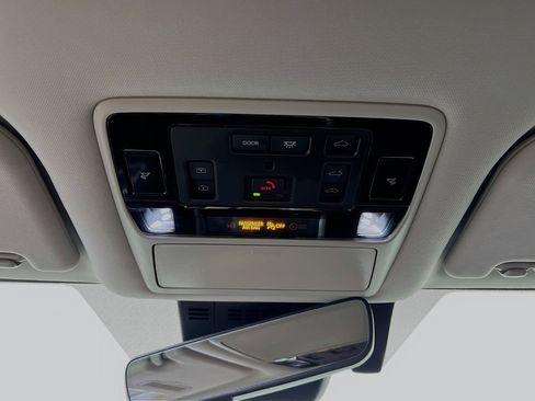 Used 2024 Toyota Grand Highlander Limited image 21