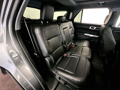Used 2023 Ford Explorer XLT w/ Equipment Group 202A AWD/4WD image 26