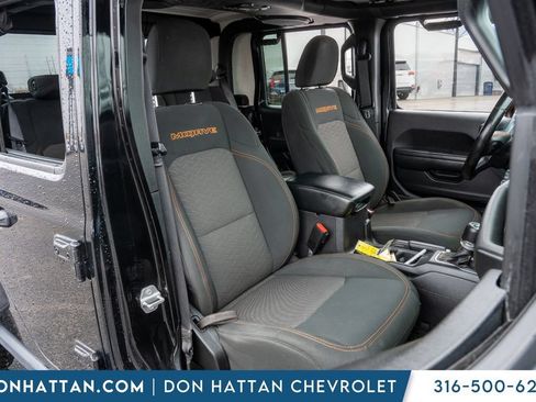 Used 2021 Jeep Gladiator Mojave w/ Cold Weather Group AWD/4WD image 31