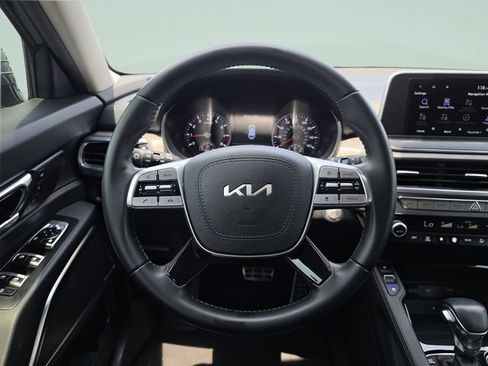Used 2022 Kia Telluride SX w/ Towing Package FWD image 25