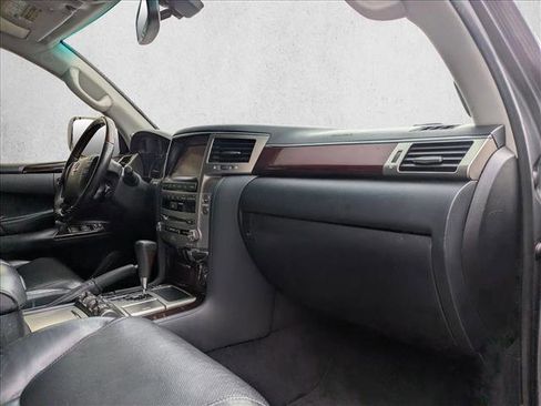 Used 2014 Lexus LX 570 4WD image 15
