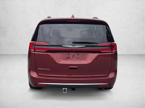 Used 2021 Chrysler Pacifica Touring-L FWD image 6