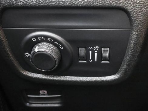 New 2025 Jeep Grand Cherokee Altitude image 27