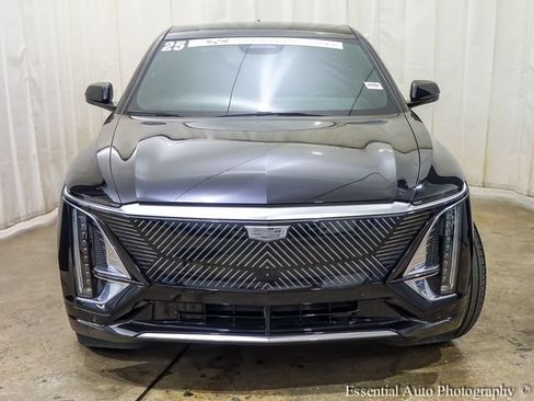 Certified 2025 Cadillac Lyriq Luxury w/ LPO, Floor Liner Package AWD/4WD image 7