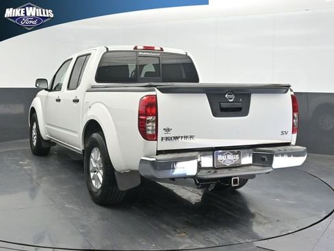 Used 2018 Nissan Frontier SV image 5