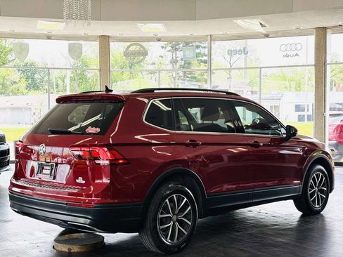 Used 2019 Volkswagen Tiguan SE w/ Panoramic Sunroof Package FWD image 4