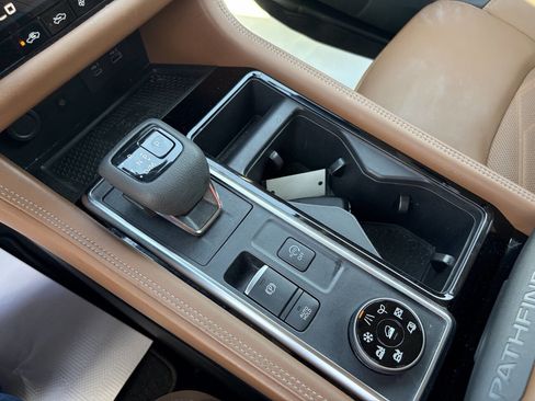 Used 2023 Nissan Pathfinder Platinum image 28