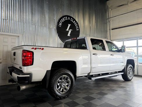 Used 2018 Chevrolet Silverado 3500 High Country AWD/4WD image 4