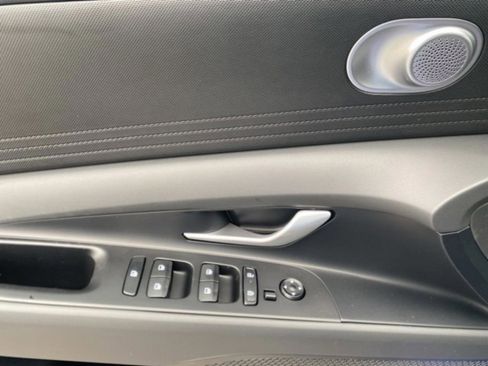 New 2026 Hyundai Elantra SE image 13