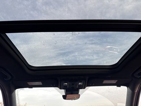 Used 2024 GMC Yukon Denali Ultimate image 13