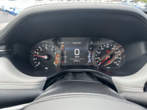 Used 2025 Jeep Compass Limited image 35