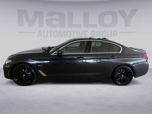 Used 2023 BMW 530e xDrive w/ Premium Package AWD/4WD image 2