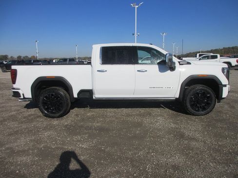 New 2026 GMC Sierra 2500 Denali Ultimate image 3