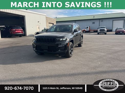 New 2025 Jeep Grand Cherokee Limited w/ Luxury Tech Group II image 3