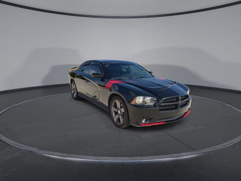 Used 2014 Dodge Charger SXT Plus RWD image 3