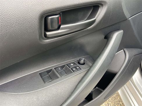 Used 2023 Toyota Corolla LE image 14