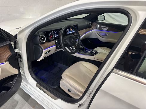Used 2017 Mercedes-Benz E 400 4MATIC Wagon image 30