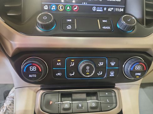 Used 2023 GMC Acadia Denali w/ Denali Technology Package image 18