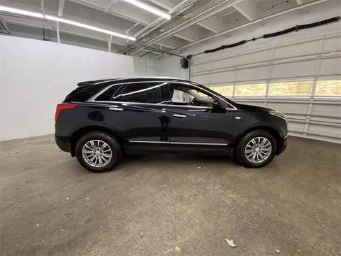 Used 2017 Cadillac XT5 Luxury image 7