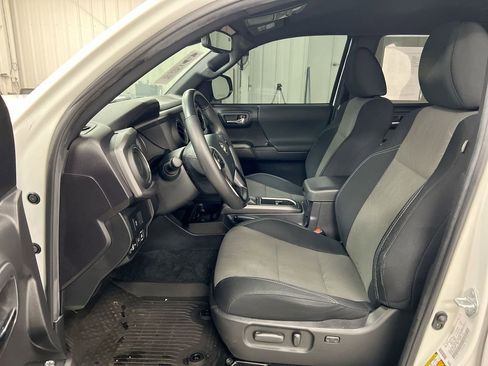Used 2023 Toyota Tacoma TRD Sport image 19