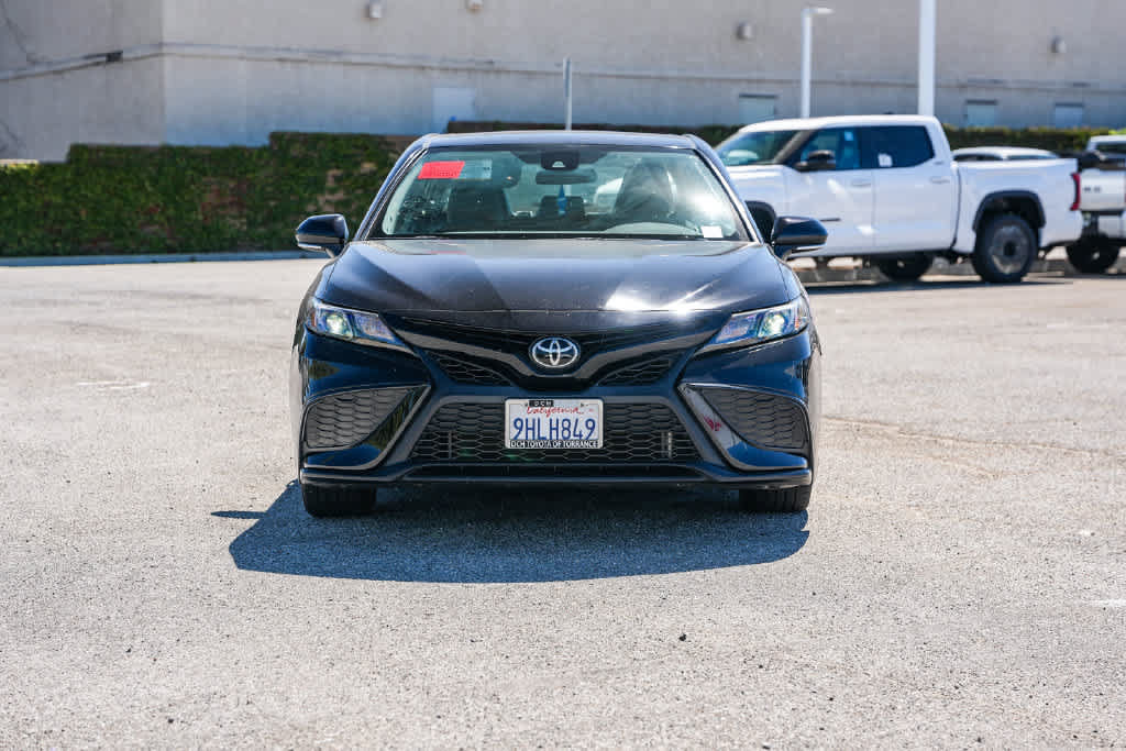Used 2023 Toyota Camry SE FWD image 2