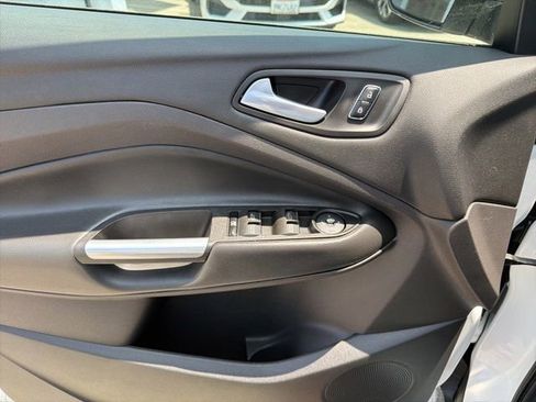 Used 2015 Ford Escape SE w/ Equipment Group 201A AWD/4WD image 16