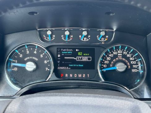 Used 2013 Ford F150 Lariat w/ Mid Equipment Group RWD image 24