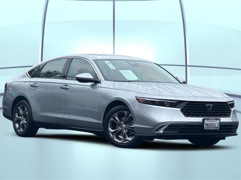 Used 2024 Honda Accord EX image 2