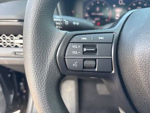 Used 2025 Honda Accord SE image 11