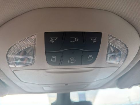 Used 2024 Chrysler Pacifica Touring-L FWD image 29