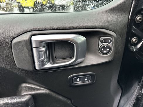 Used 2023 Jeep Gladiator Sport image 13