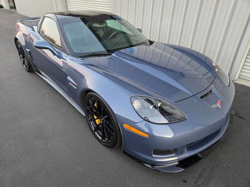 Used 2012 Chevrolet Corvette Z06 w/ 3LZ Preferred Equipment Group RWD image 18