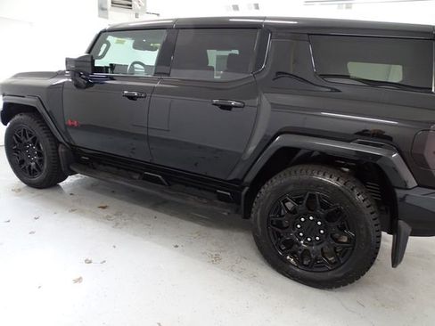 Used 2025 GMC Hummer EV 2X w/ LPO, Sport Package AWD/4WD image 19